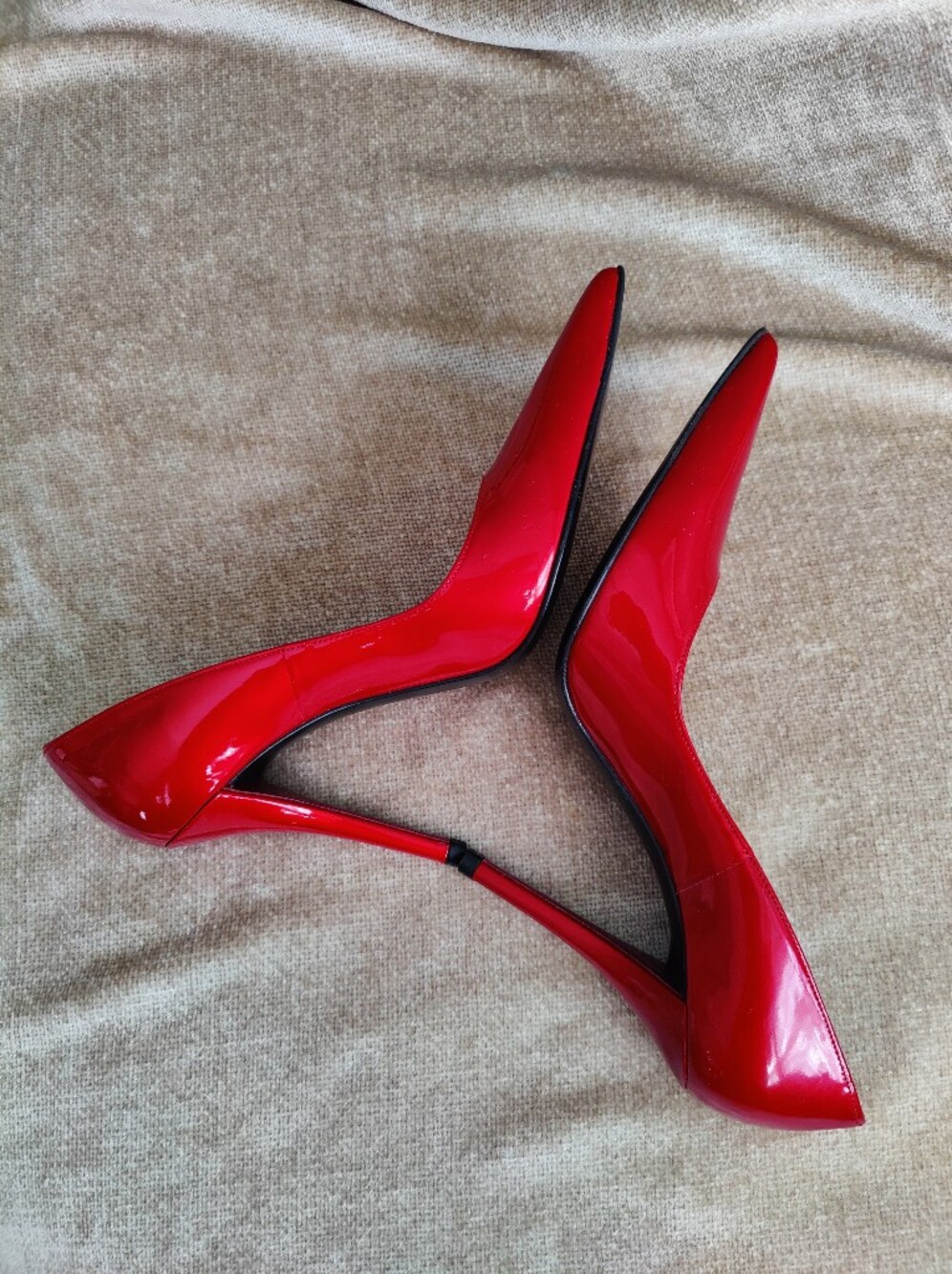 Stuart Weitzman Red Patent Leather Pointed-Toe Stiletto Pumps, 6.5 - Picture 6 of 15